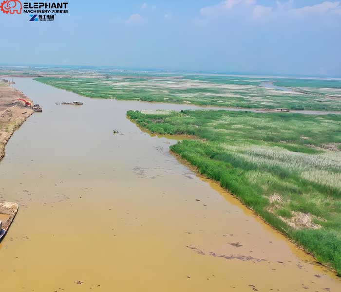 eco friendly dredging robot for lake and river sediment removal