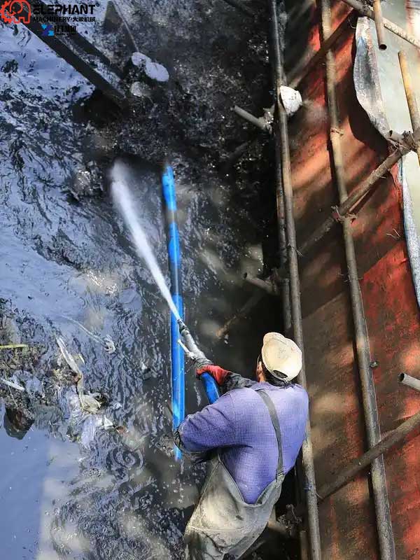 cargo ship bilge system sediment and sludge removal