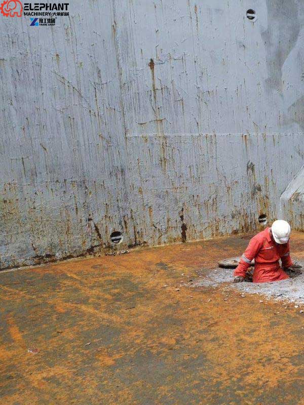 offshore service vessel fuel tank sludge cleaning