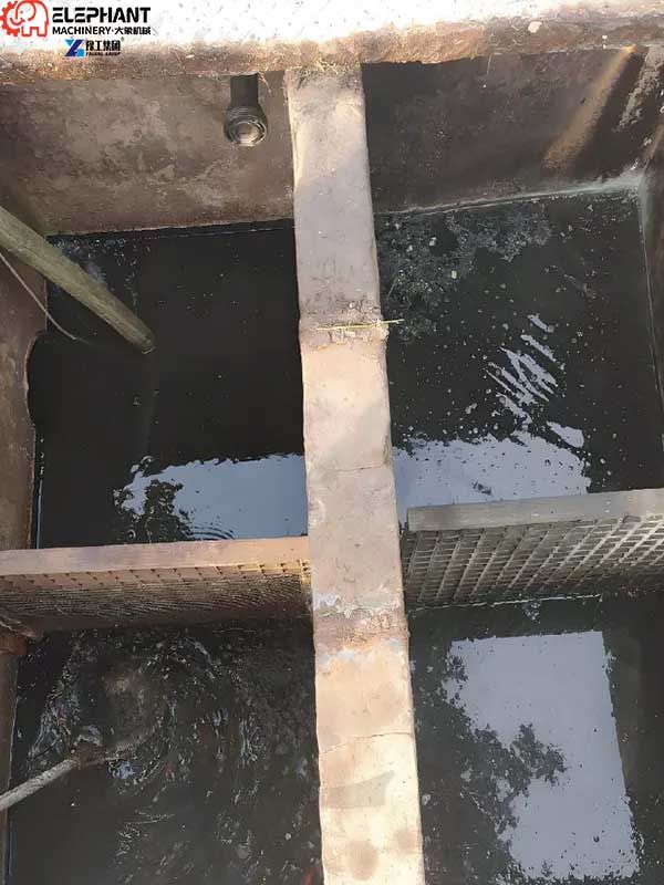 sealed wastewater tank cleaning system
