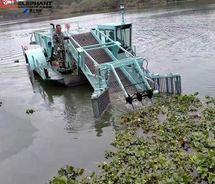 water hyacinth harvester machine for lakes and rivers