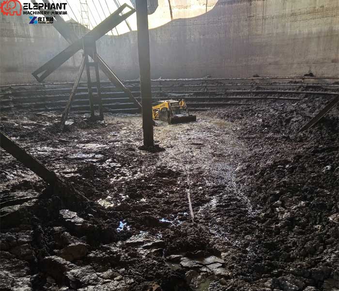 large anaerobic digester tank for biogas production