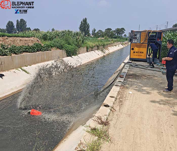 underwater dredging robot removing sediment from underwater environment