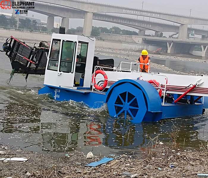 water surface cleaning equipment collecting floating waste from rivers and lakes