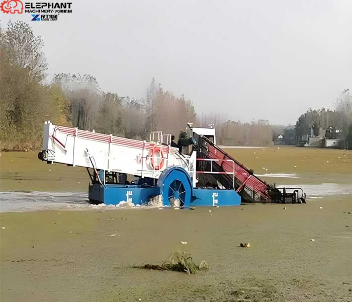 Aquatic weed removal equipment used for reservoir vegetation management