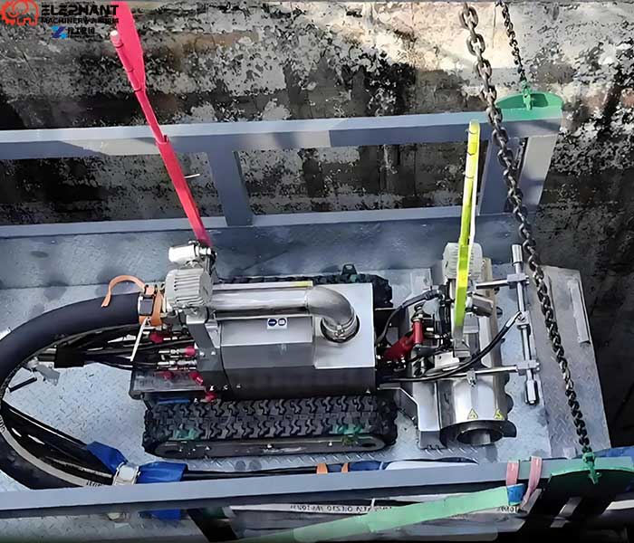 Remote cleaning robot operating in a confined space area