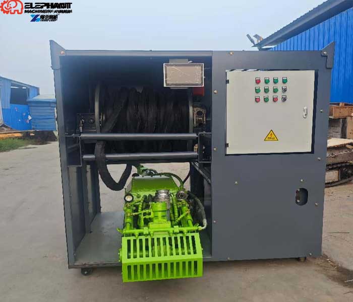 Crawler dredging robot with remote control for safe sludge removal