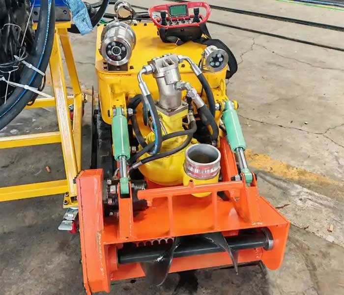 Crawler pipe cleaning robot designed for underground sewer pipeline maintenance