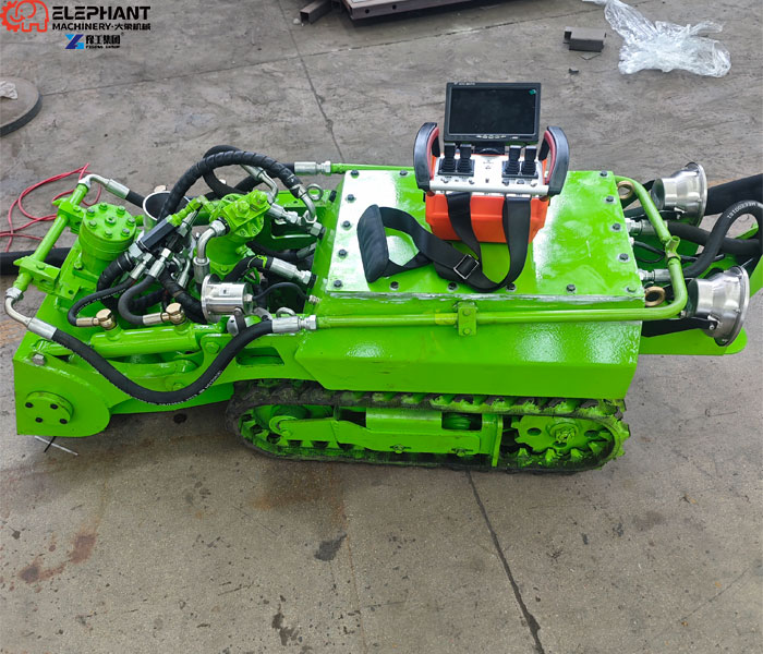 YG600 drainage pipe cleaning robot for sediment removal in Italy
