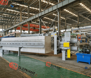 Automatic chamber filter press for industrial sludge dewatering